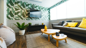 photo of flat screen television — Foto por Dan Gold na Unsplash